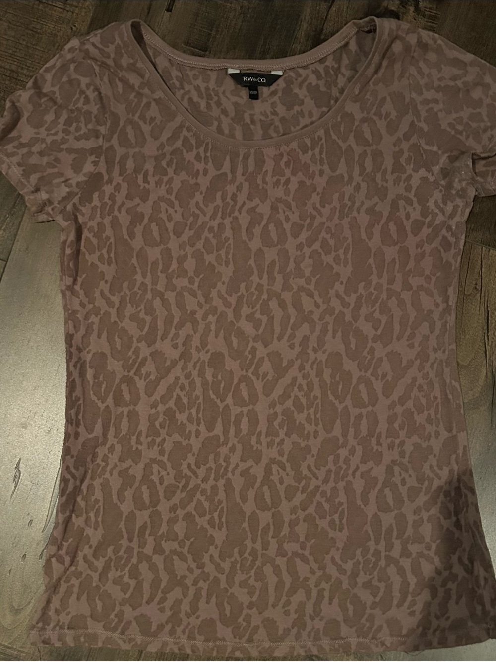 RW&CO. Mauve Leopard Scoop Neck Short Sleeve Tee